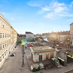 Cozy Living Deluxe Apartments